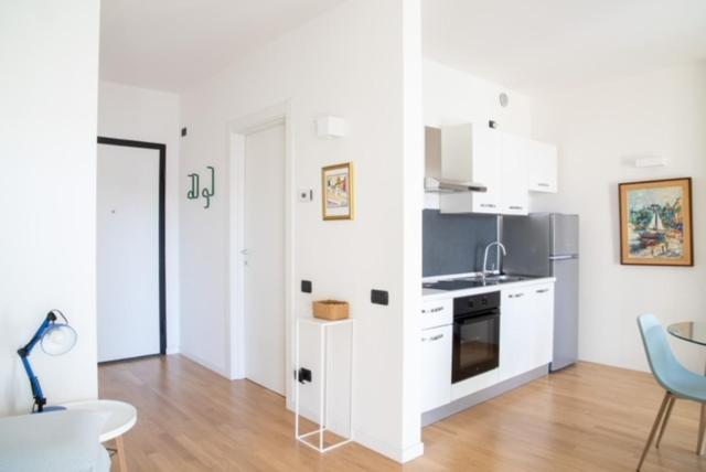 Grande Monolocale Con Parcheggio Interrato Incluso Lägenhet Genua Exteriör bild