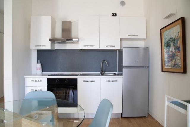 Grande Monolocale Con Parcheggio Interrato Incluso Lägenhet Genua Exteriör bild